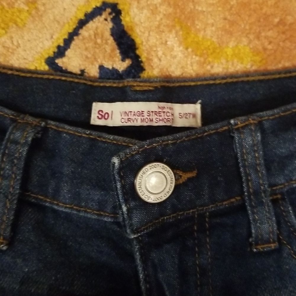 Brand New SO Destroyed Stretch Curvy Mom Shorts Size 5/27 - Picture 2 of 6